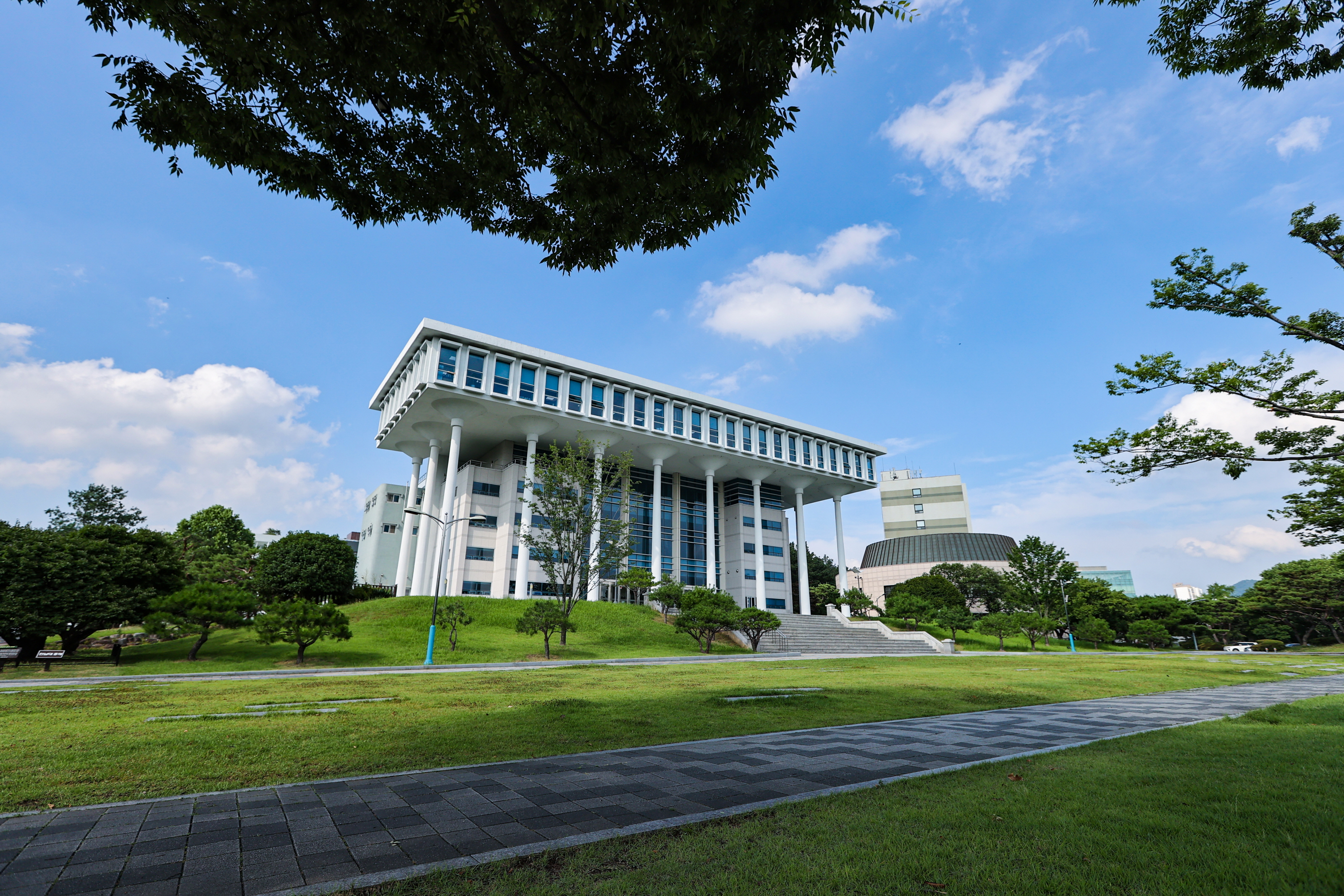 申请韩国留学全南大学1.5年制中文授课经营学MBA硕士，需要满足哪些申请材料？ 