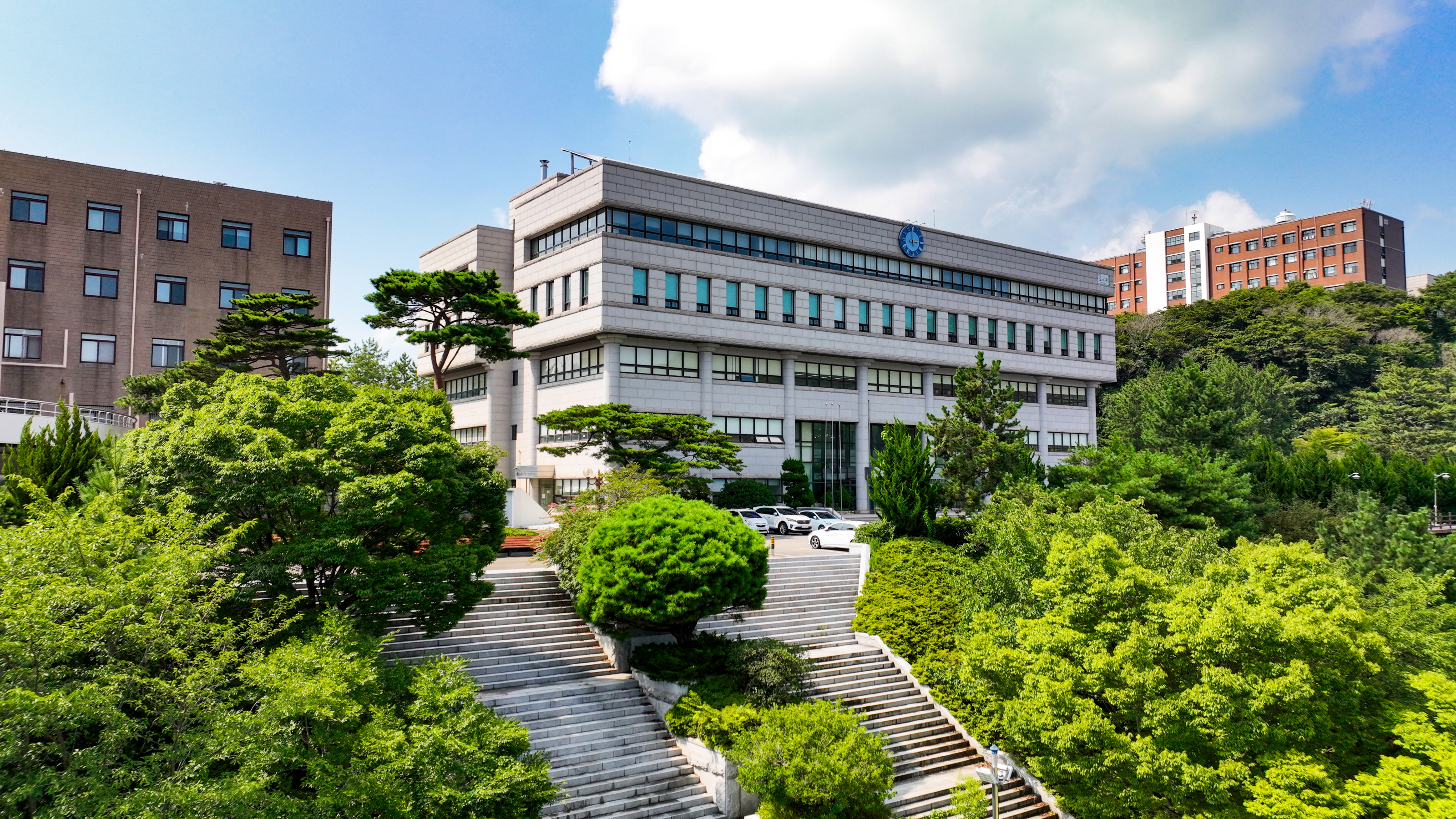 申请韩国留学全南大学1.5年制中文授课经营学MBA硕士花多少钱？